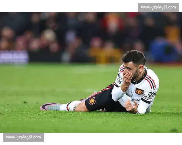 曼联名宿保罗 - 因斯醉驾揽胜撞隔离带：昔日铁血队长沦为酒驾反面教材