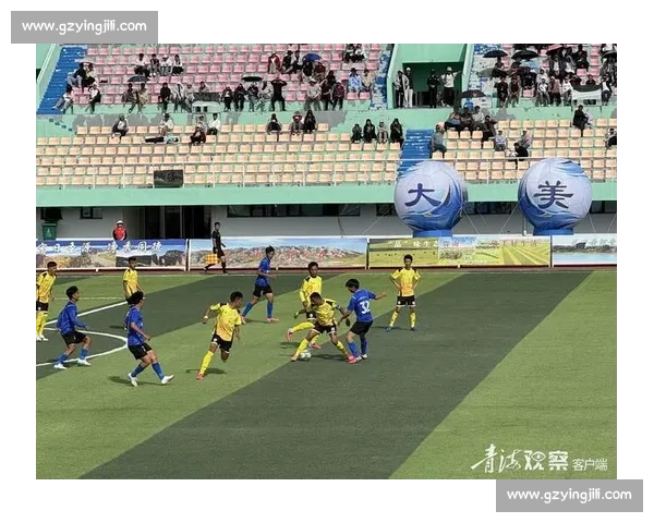 蓝白战火重燃：青超联赛巅峰对决燃爆高原绿茵场